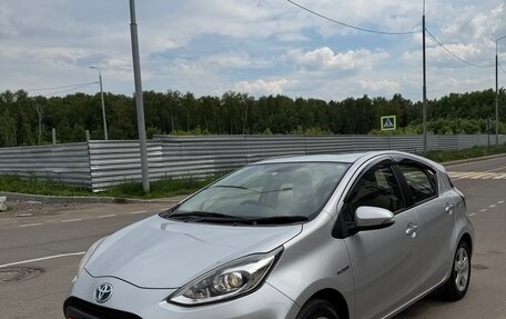 Toyota Aqua I, 2018 год, 980 000 рублей, 2 фотография