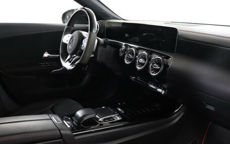Mercedes-Benz CLA, 2019 год, 2 799 900 рублей, 10 фотография