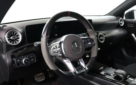 Mercedes-Benz CLA, 2019 год, 2 799 900 рублей, 14 фотография
