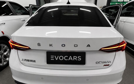 Skoda Octavia IV, 2023 год, 1 990 000 рублей, 3 фотография