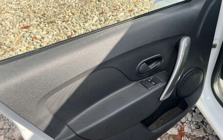 Renault Logan II, 2019 год, 550 000 рублей, 9 фотография