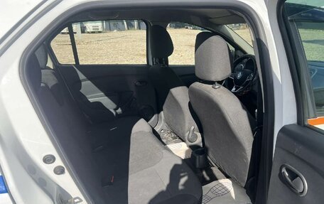 Renault Logan II, 2019 год, 550 000 рублей, 10 фотография
