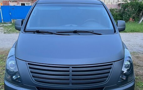 Hyundai Grand Starex Grand Starex I рестайлинг 2, 2010 год, 1 690 000 рублей, 2 фотография