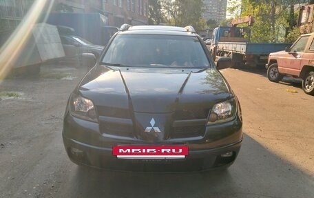 Mitsubishi Outlander III рестайлинг 3, 2003 год, 450 000 рублей, 2 фотография
