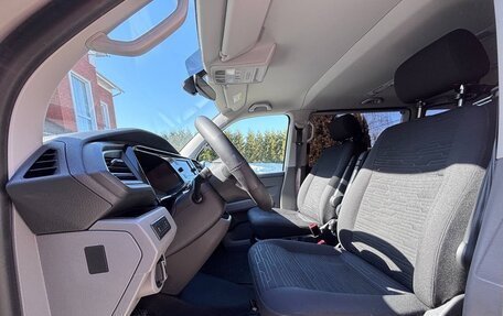 Volkswagen Caravelle T6 рестайлинг, 2021 год, 6 000 000 рублей, 4 фотография