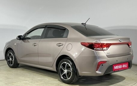 KIA Rio IV, 2018 год, 1 300 000 рублей, 10 фотография
