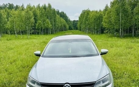 Volkswagen Jetta VI, 2016 год, 900 000 рублей, 1 фотография
