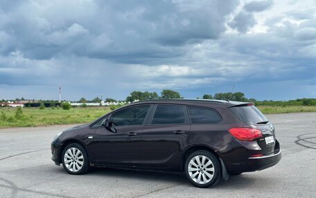 Opel Astra J, 2012 год, 670 000 рублей, 3 фотография