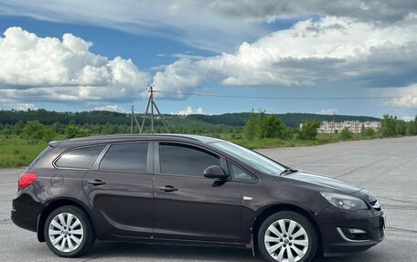 Opel Astra J, 2012 год, 670 000 рублей, 2 фотография
