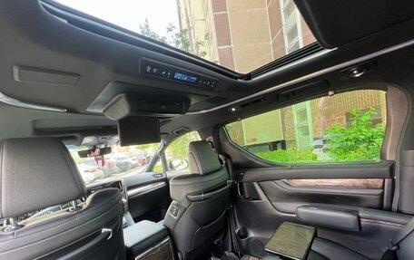Toyota Alphard III, 2019 год, 4 800 000 рублей, 17 фотография