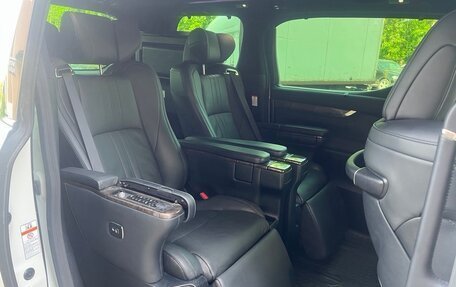 Toyota Alphard III, 2019 год, 4 800 000 рублей, 15 фотография