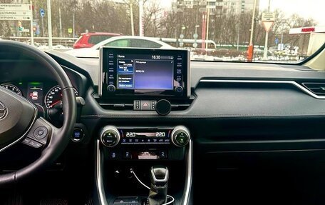 Toyota RAV4, 2021 год, 3 400 000 рублей, 5 фотография
