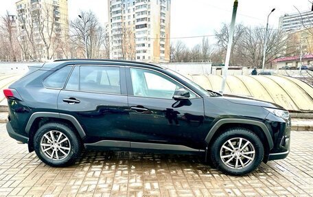 Toyota RAV4, 2021 год, 3 400 000 рублей, 19 фотография