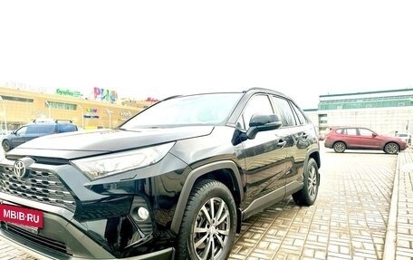 Toyota RAV4, 2021 год, 3 400 000 рублей, 8 фотография