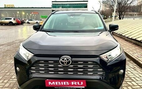 Toyota RAV4, 2021 год, 3 400 000 рублей, 9 фотография