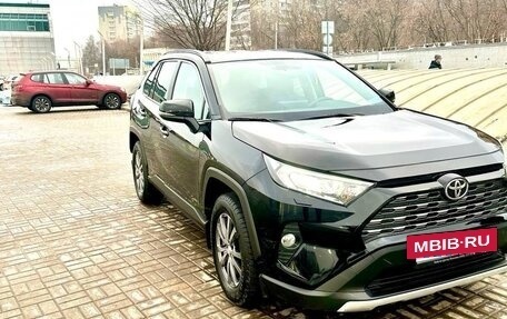 Toyota RAV4, 2021 год, 3 400 000 рублей, 12 фотография