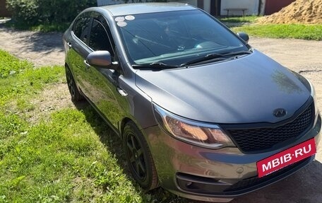KIA Rio III рестайлинг, 2016 год, 950 000 рублей, 4 фотография