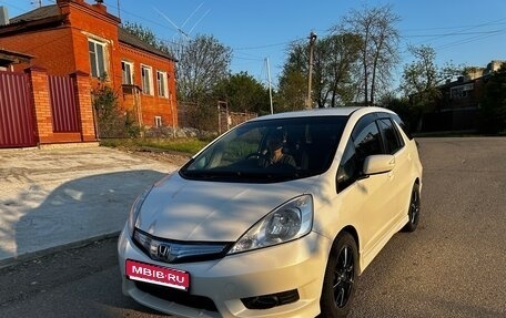 Honda Fit Shuttle I рестайлинг, 2012 год, 985 000 рублей, 1 фотография