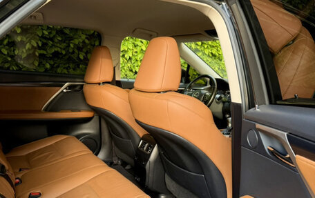 Lexus RX IV рестайлинг, 2019 год, 3 900 000 рублей, 6 фотография