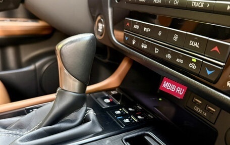 Lexus RX IV рестайлинг, 2019 год, 3 900 000 рублей, 5 фотография