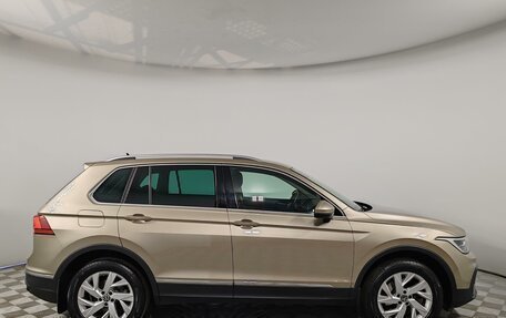 Volkswagen Tiguan II, 2021 год, 3 199 000 рублей, 4 фотография