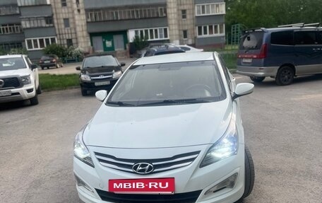 Hyundai Solaris II рестайлинг, 2015 год, 870 000 рублей, 2 фотография