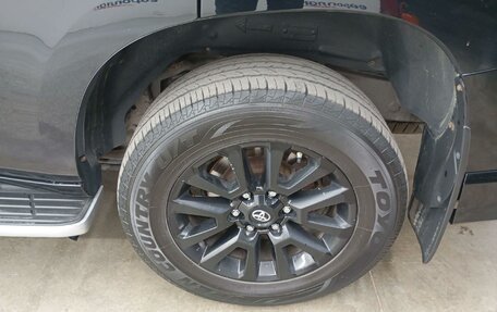 Toyota Land Cruiser Prado 150 рестайлинг 2, 2021 год, 5 665 000 рублей, 5 фотография
