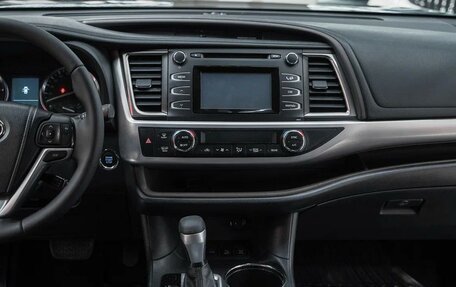 Toyota Highlander III, 2013 год, 2 550 000 рублей, 7 фотография