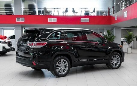 Toyota Highlander III, 2013 год, 2 550 000 рублей, 4 фотография