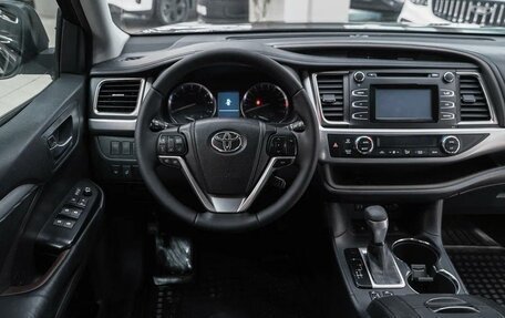 Toyota Highlander III, 2013 год, 2 550 000 рублей, 6 фотография