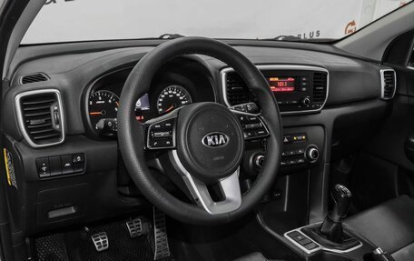 KIA Sportage IV рестайлинг, 2018 год, 2 399 000 рублей, 6 фотография