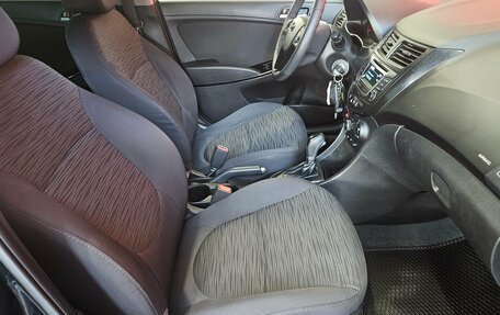 Hyundai Solaris II рестайлинг, 2015 год, 1 020 000 рублей, 12 фотография
