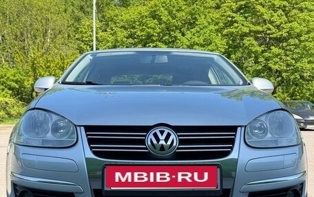 Volkswagen Jetta VI, 2010 год, 860 000 рублей, 3 фотография