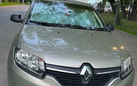 Renault Logan II, 2018 год, 900 000 рублей, 1 фотография