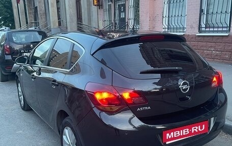 Opel Astra J, 2012 год, 750 000 рублей, 2 фотография