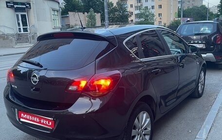 Opel Astra J, 2012 год, 750 000 рублей, 3 фотография