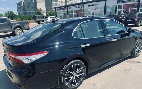 Toyota Camry, 2022 год, 4 200 000 рублей, 2 фотография