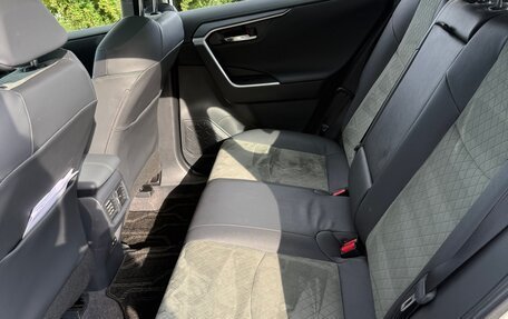 Toyota RAV4, 2025 год, 3 750 000 рублей, 10 фотография