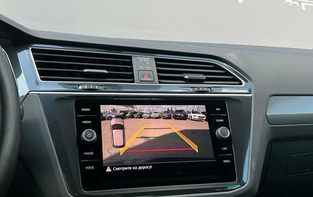 Volkswagen Tiguan II, 2018 год, 2 798 500 рублей, 19 фотография