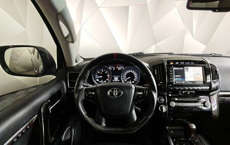 Toyota Land Cruiser 200, 2015 год, 2 999 000 рублей, 20 фотография