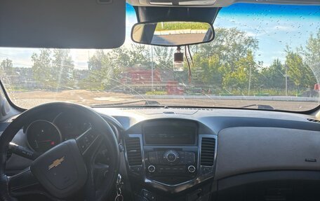 Chevrolet Cruze II, 2010 год, 298 000 рублей, 6 фотография