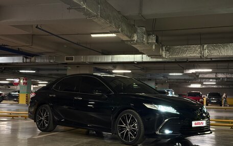 Toyota Camry, 2022 год, 3 499 999 рублей, 2 фотография