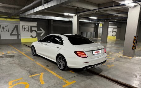 Mercedes-Benz E-Класс, 2017 год, 3 280 000 рублей, 15 фотография