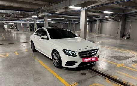 Mercedes-Benz E-Класс, 2017 год, 3 280 000 рублей, 19 фотография