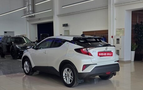 Toyota C-HR I рестайлинг, 2019 год, 2 250 000 рублей, 5 фотография