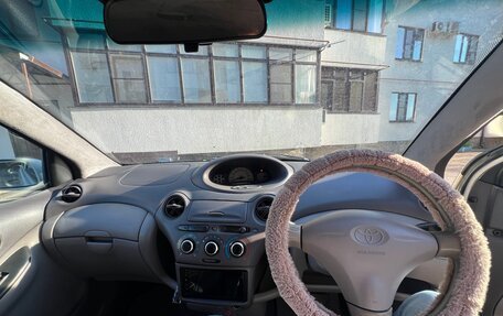 Toyota Platz, 2000 год, 300 000 рублей, 10 фотография