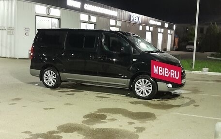 Hyundai H-1 II рестайлинг, 2011 год, 2 000 000 рублей, 5 фотография