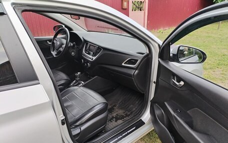 Hyundai Solaris II рестайлинг, 2017 год, 1 300 000 рублей, 19 фотография