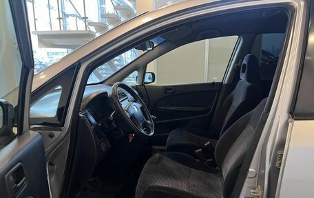 Honda Stream I рестайлинг, 2001 год, 300 000 рублей, 13 фотография