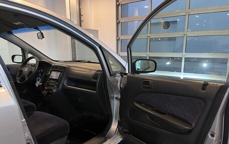 Honda Stream I рестайлинг, 2001 год, 300 000 рублей, 23 фотография